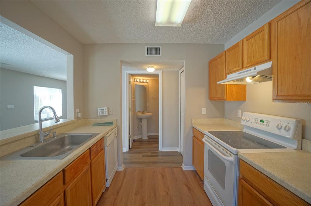 10811 Brickside Court Riverview, FL 33579 - Photo 10 of 19