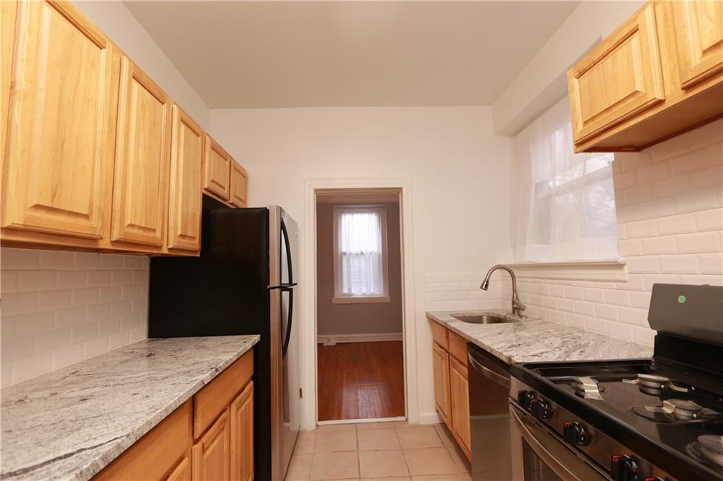 8701 Shore Road, Unit 136 Brooklyn, NY 11209 - Photo 6 of 12 Kitchen