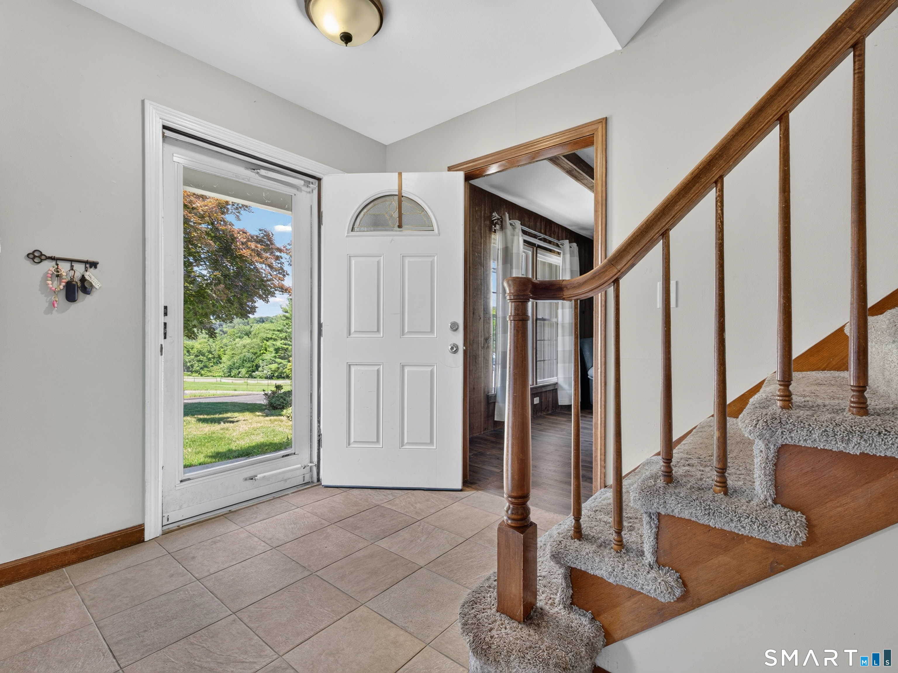 9 Round Hill Road Middletown, CT 06457 - Photo 3 of 28
