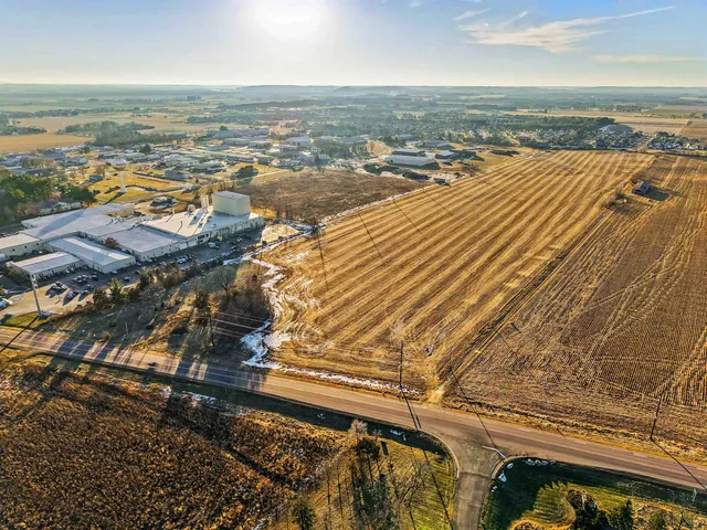 $2,299,900 | 1103 Water Street, Prairie du Sac, WI 53578