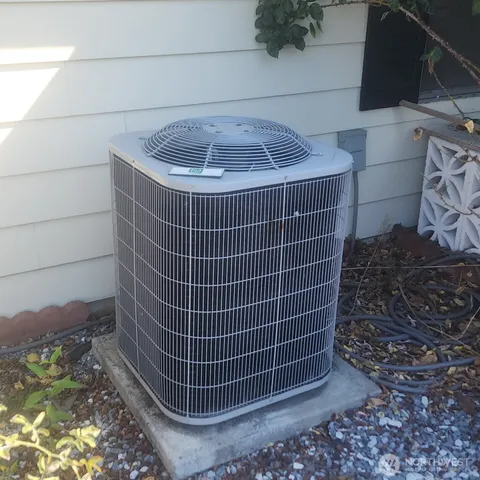 $77,900 | 1402 22nd Street Northeast, Unit 235, Auburn, WA 98002