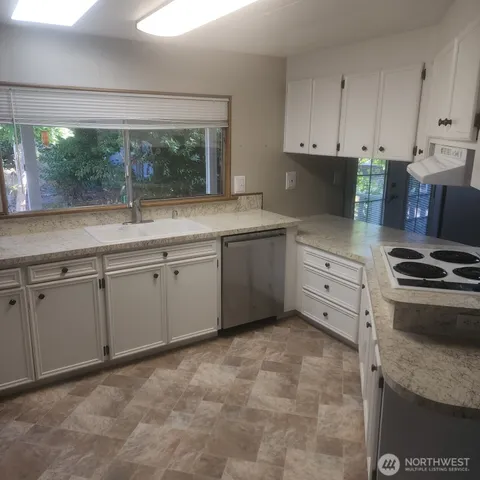 $77,900 | 1402 22nd Street Northeast, Unit 235, Auburn, WA 98002