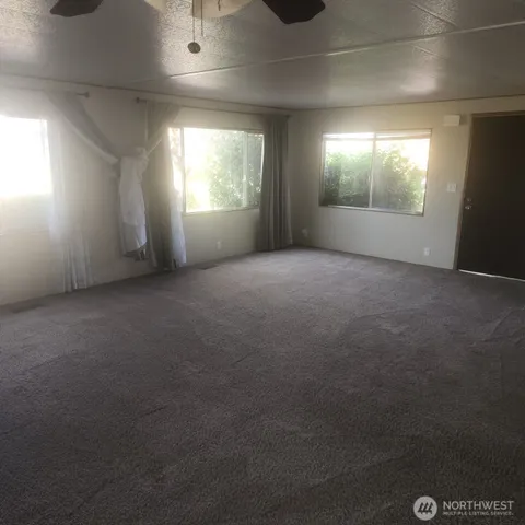 $77,900 | 1402 22nd Street Northeast, Unit 235, Auburn, WA 98002