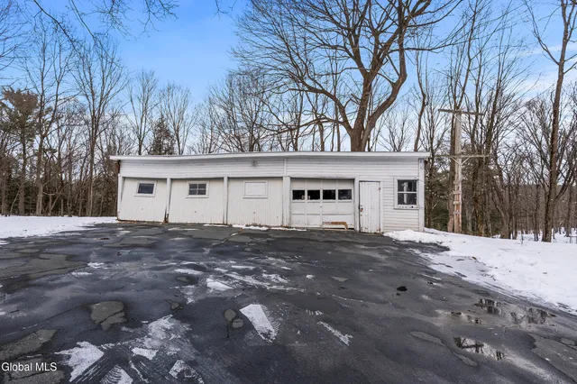 $325,000 | 477 Brunswick Road, Brunswick, NY 12180