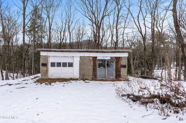 $325,000 | 477 Brunswick Road, Brunswick, NY 12180