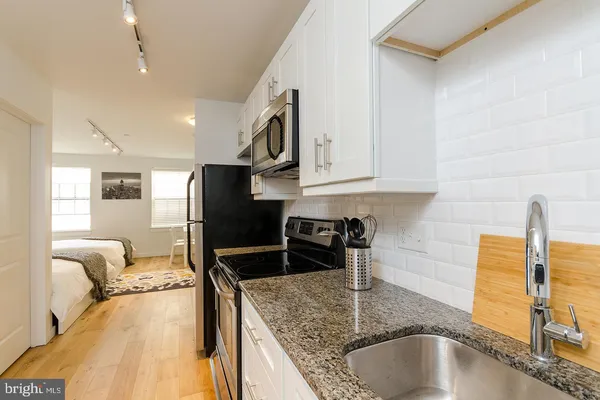 $1,513 | 224 Church Street, Unit 417, Philadelphia, PA 19106