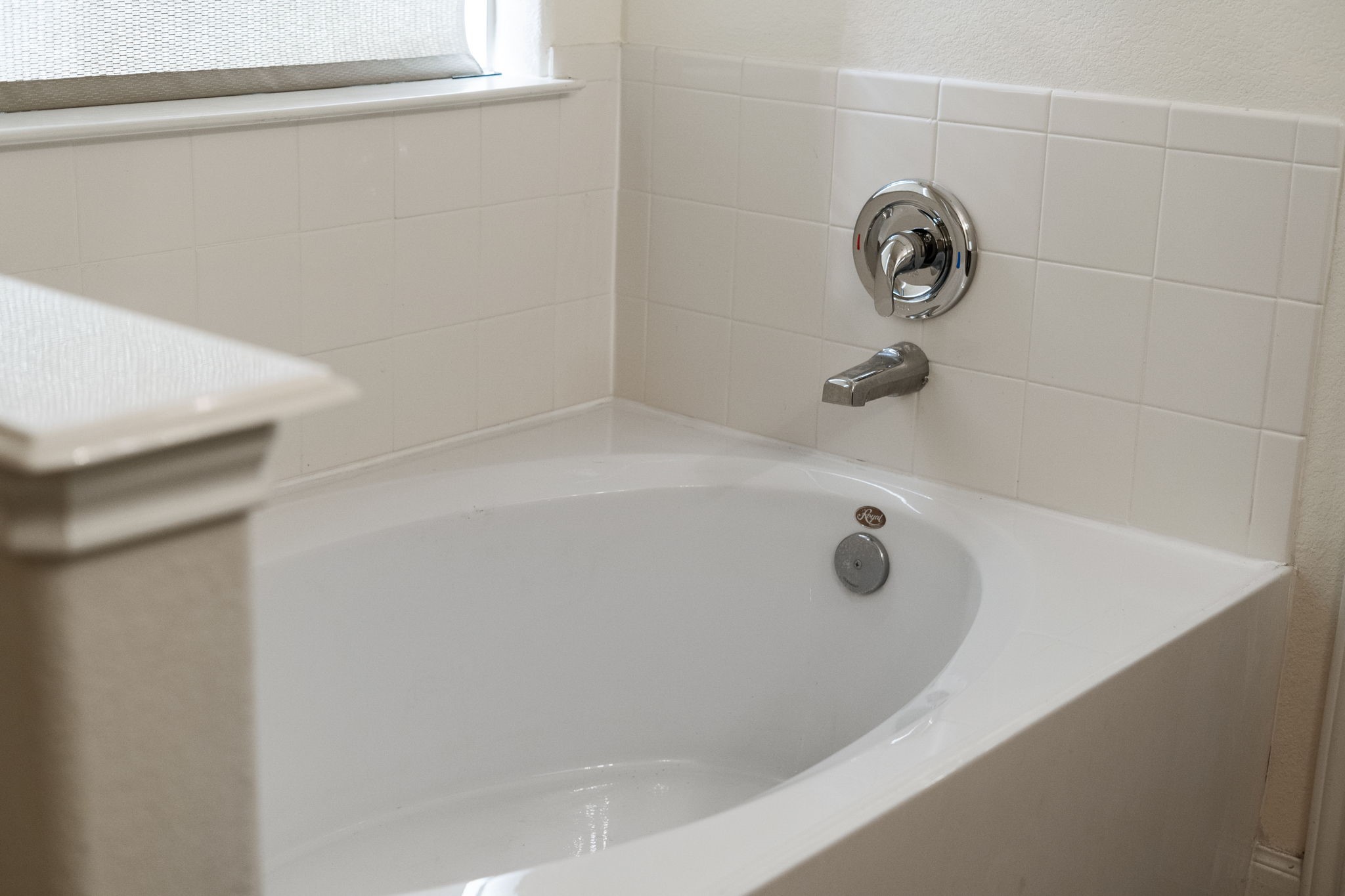 20555 Bonds Creek Lane Spring, TX 77388 - Photo 18 of 34 a bathroom with a bathtub