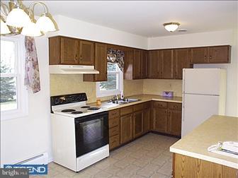 7 Quarry Road Robesonia, PA 19551 - Photo 3 of 6 Kitchen