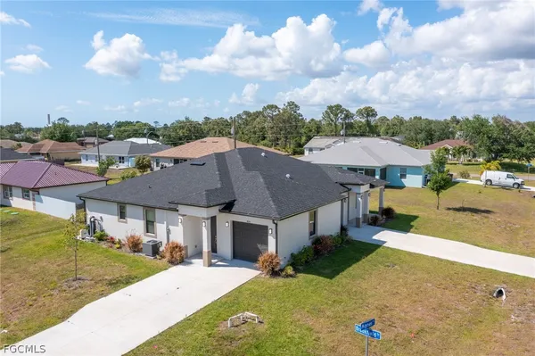 $1,950 | 809 Agnes Avenue, Lehigh Acres, FL 33971