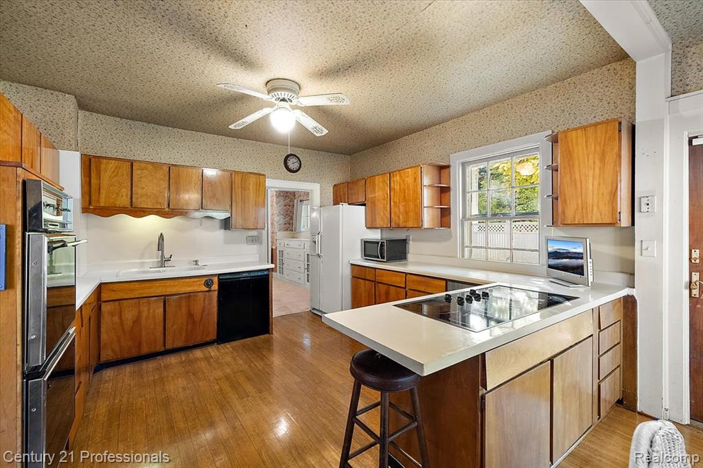 8051 Bridge Lake Road Clarkston, MI 48348 - Photo 9 of 25 Gallery Image 9