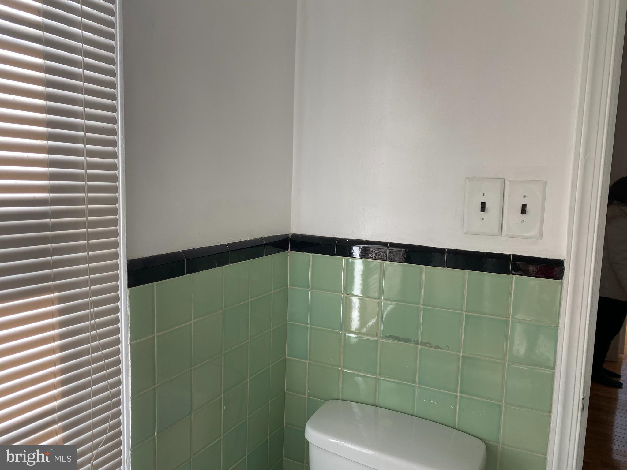 2604 Elnora Street Silver Spring, MD 20902 - Photo 23 of 30 Bathroom 1