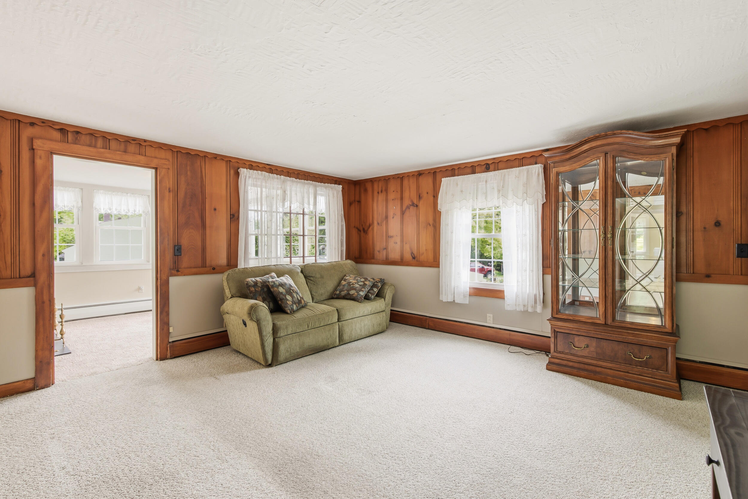 69 Railroad Avenue Springvale, ME 04083 - Photo 5 of 48