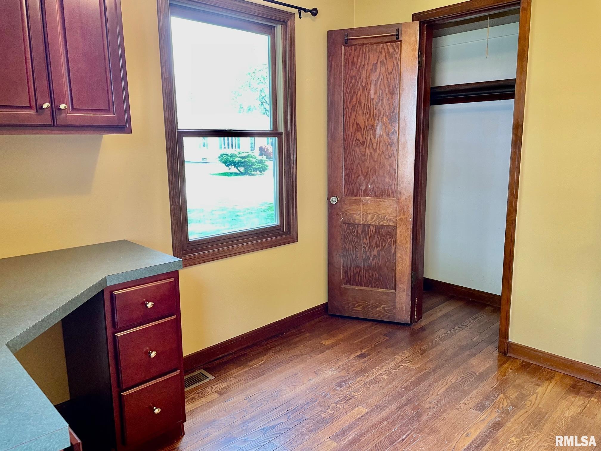 2019 Lee Street Springfield, IL 62703 - Photo 17 of 40