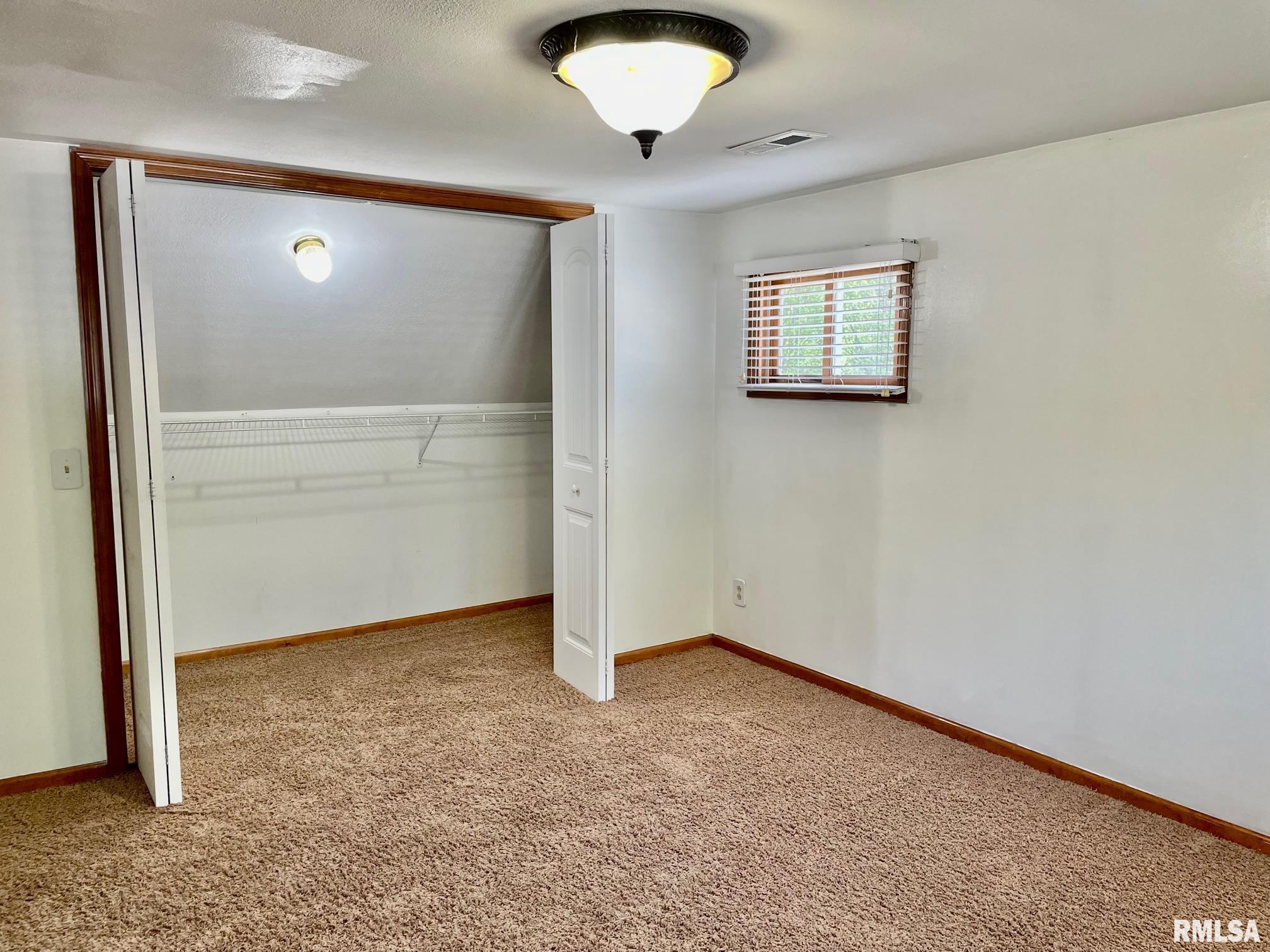 2019 Lee Street Springfield, IL 62703 - Photo 25 of 40