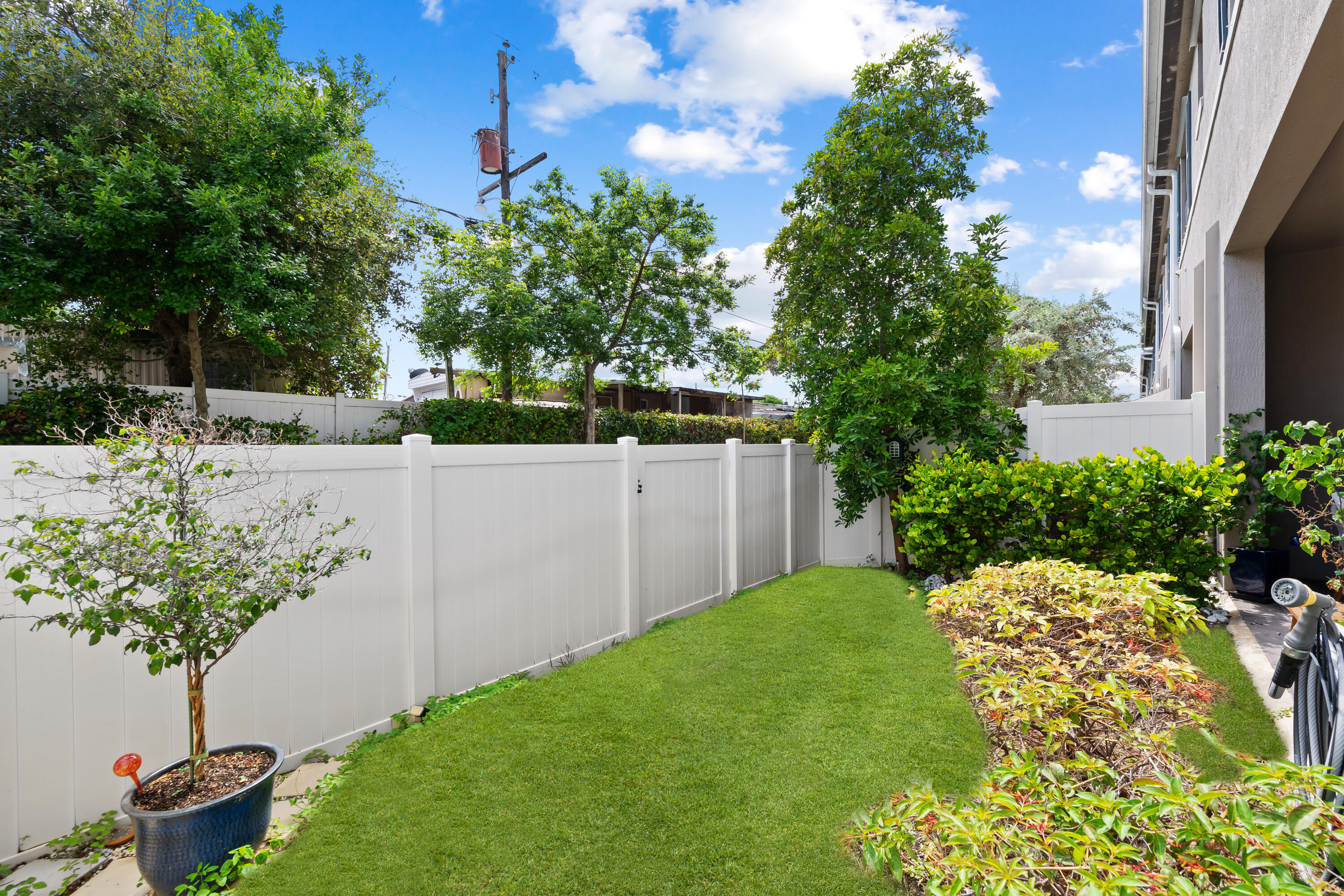 149 Bandol Street Riviera Beach, FL 33404 - Photo 5 of 30 DSC_2222