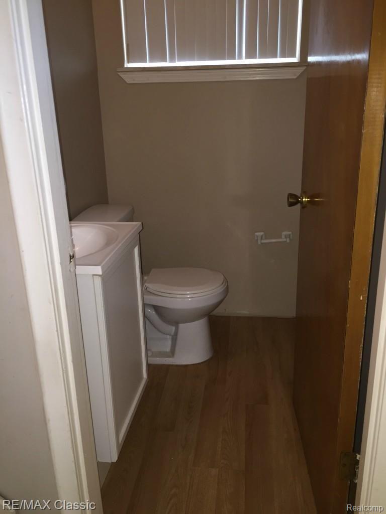 29767 Schoenherr Road Warren, MI 48088 - Photo 11 of 14 IMG_1454.jpg