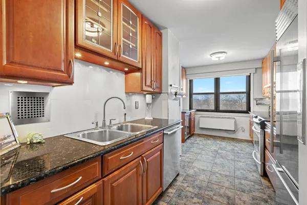 $665,000 | 7855 Boulevard East, Unit 6A, North Bergen, NJ 07047