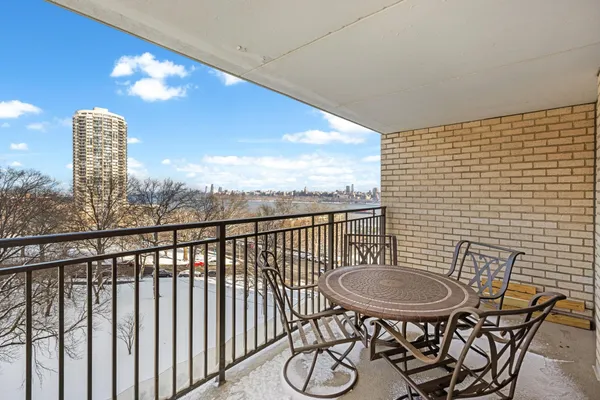 $665,000 | 7855 Boulevard East, Unit 6A, North Bergen, NJ 07047