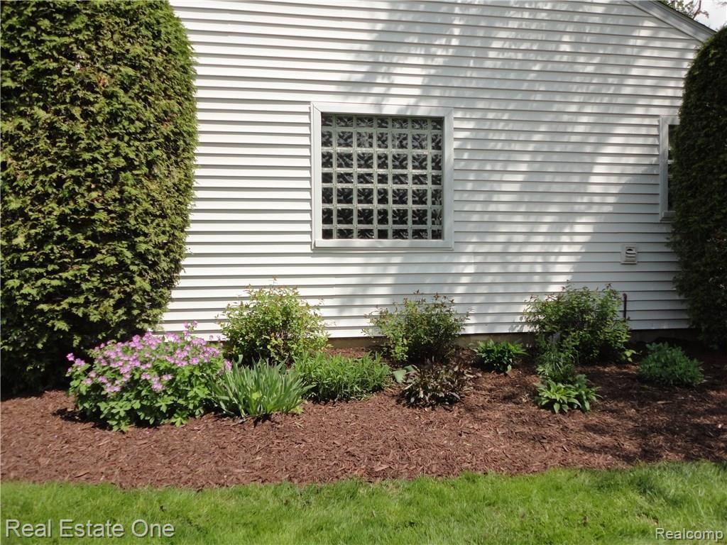 32305 Baintree Road Farmington Hills, MI 48334 - Photo 52 of 53