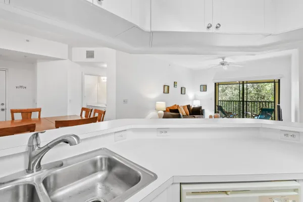 $2,650 | 2727 Anzio Court, Unit 307, Palm Beach Gardens, FL 33410