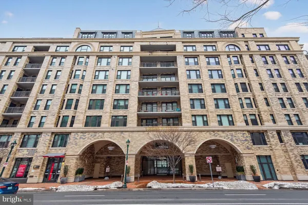 $750,000 | 8302 Woodmont Avenue, Unit 203, Bethesda, MD 20814