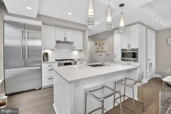 $750,000 | 8302 Woodmont Avenue, Unit 203, Bethesda, MD 20814