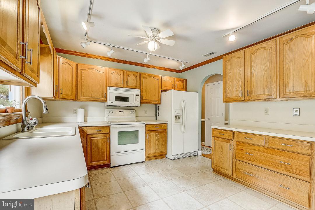 3432 Augusta Road Manchester, MD 21102 - Photo 9 of 38 Gallery Image 9