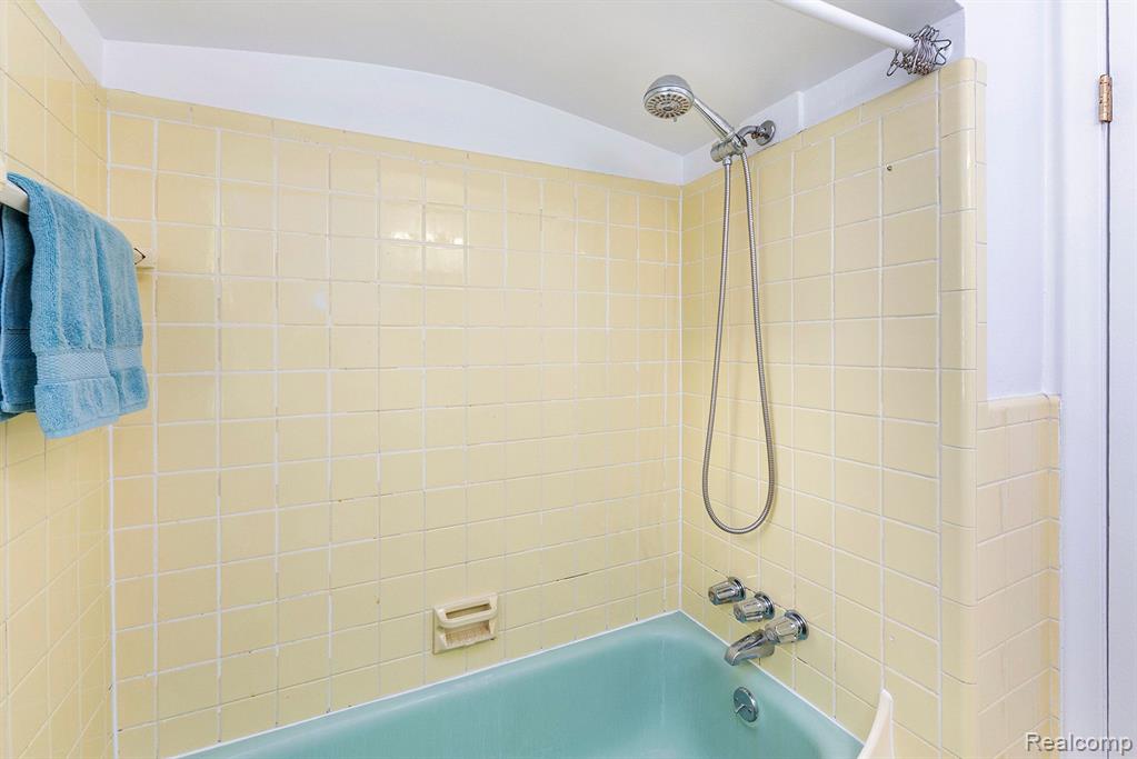 4467 West 14 Mile Road Royal Oak, MI 48073 - Photo 19 of 21