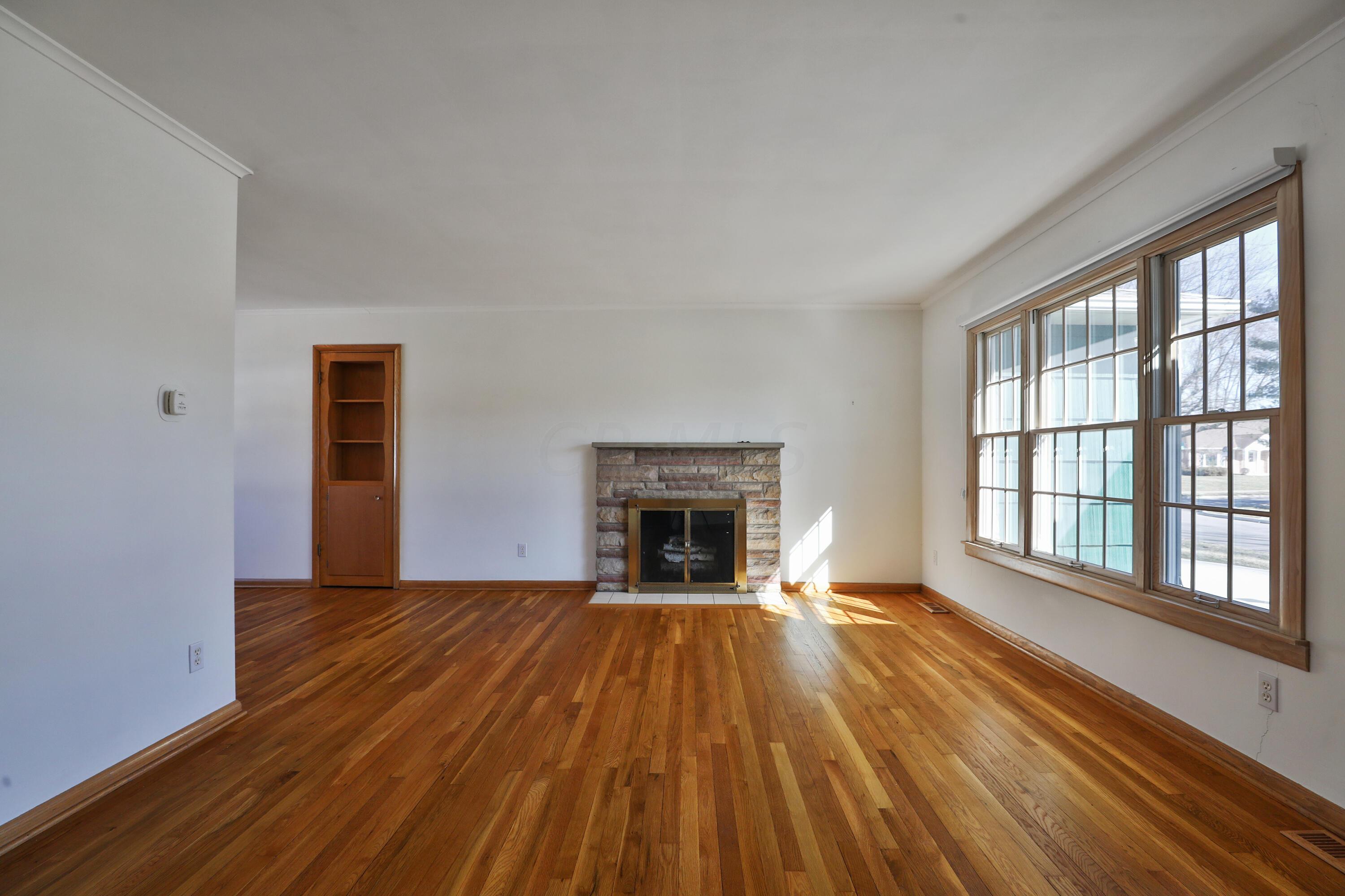 3231 Somerford Road Columbus, OH 43221 - Photo 4 of 35 Plenty of Natural light and Newer Windows.