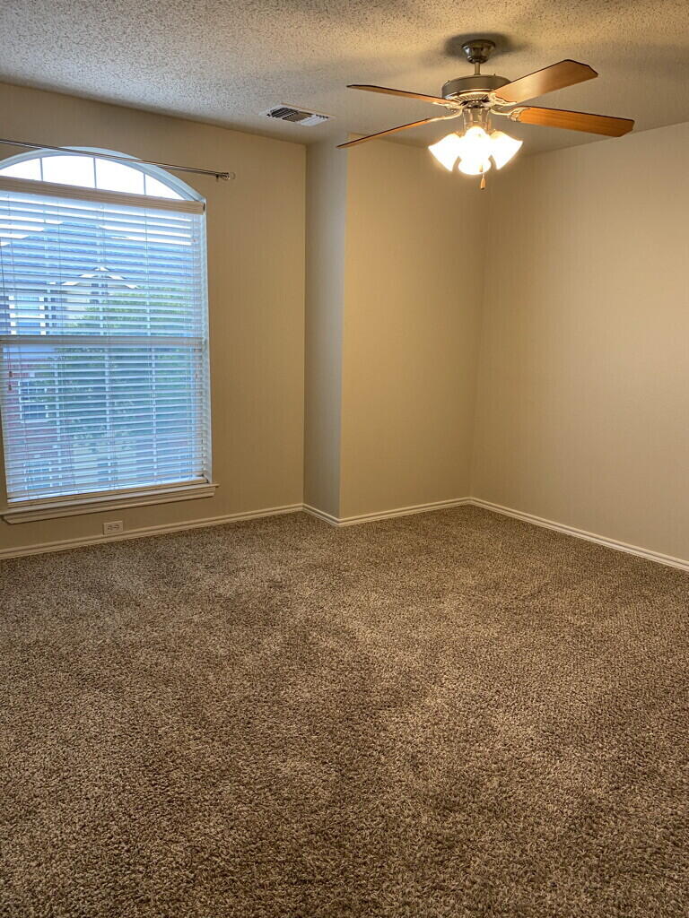 2112 Main Street, Unit 4 Lubbock, TX 79401 - Photo 6 of 11 ADE221E0-8311-40D6-89A0-1D736BCECC92_1_1