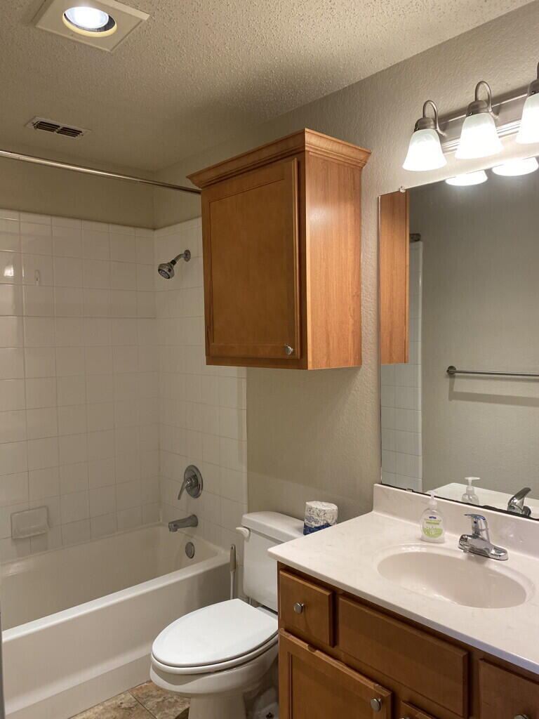 2112 Main Street, Unit 4 Lubbock, TX 79401 - Photo 10 of 11 268B1122-4FF2-4DDB-8CB4-F62D19AC6D47_1_1