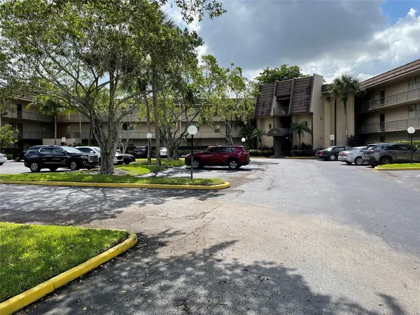 $74,900 | 9200 Lime Bay Boulevard, Unit 209, Tamarac, FL 33321