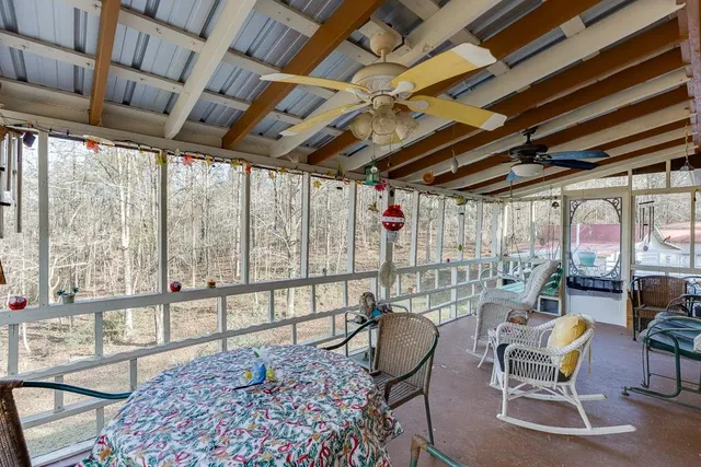 a view of outside area