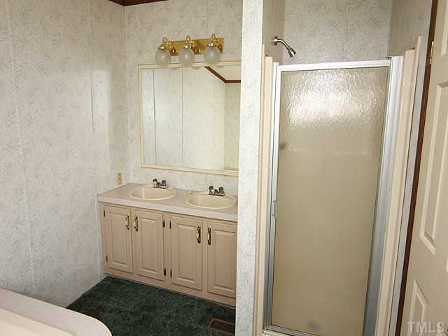 1317 Ed Cook Road Durham, NC 27703 - Photo 7 of 13 Gallery Image 7