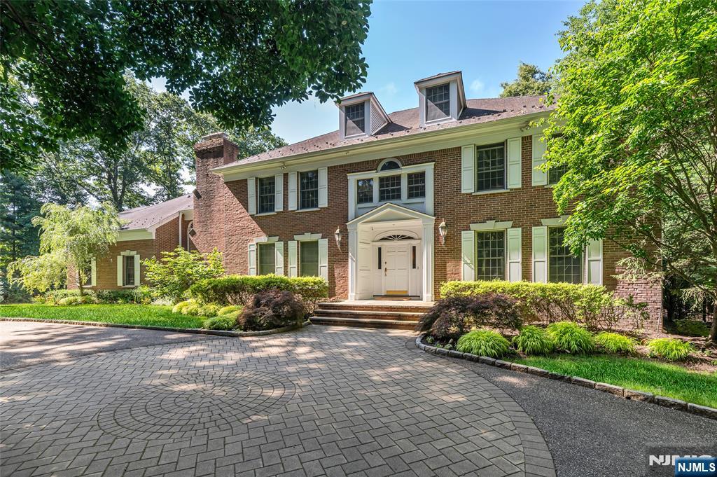 27 Cameron Road Saddle River, NJ 07458 - Photo 2 of 9