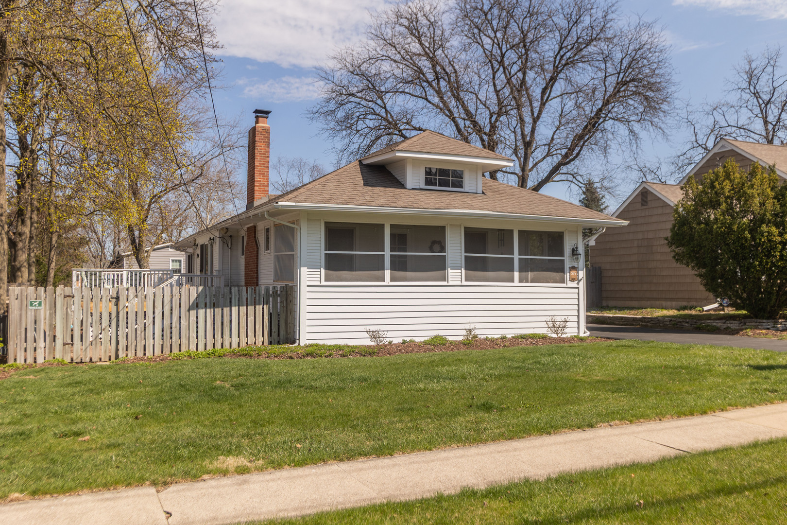 219 West Oak Avenue Wheaton, IL 60187 - Photo 2 of 33
