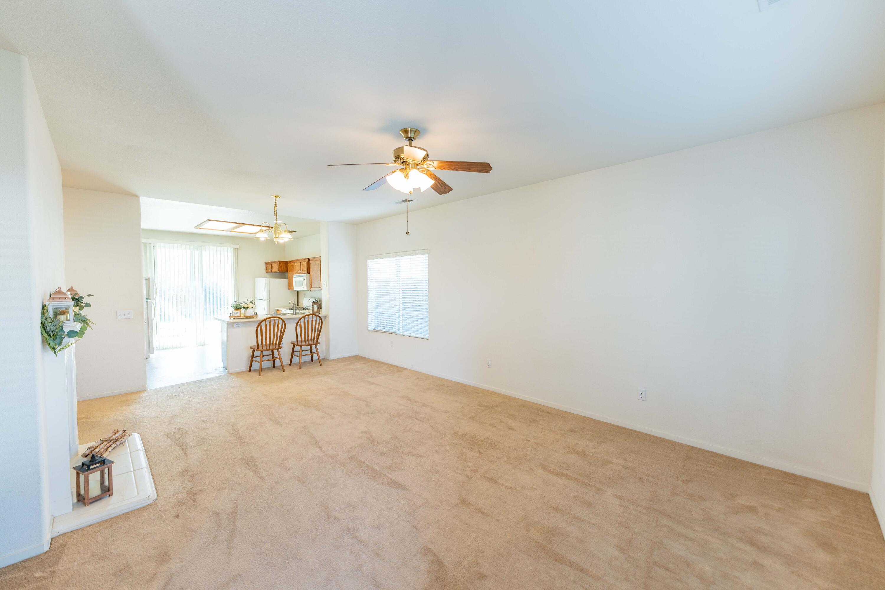 2093 West Rio Hondo Way Hanford, CA 93230 - Photo 12 of 35 13