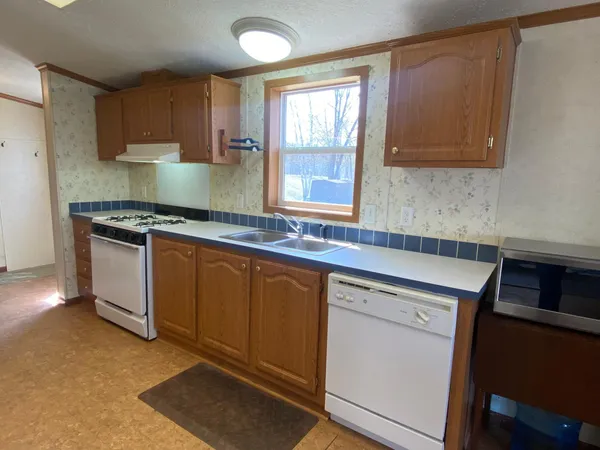 $450,000 | 32095 402nd Place, Aitkin, MN 56431