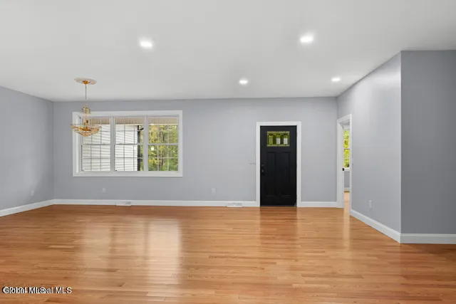 $634,900 | 222 Briarwood Court, Guilderland, NY 12203