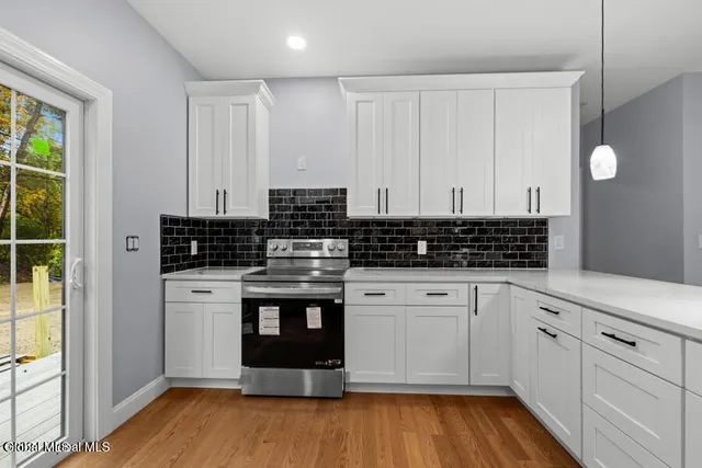 $634,900 | 222 Briarwood Court, Guilderland, NY 12203