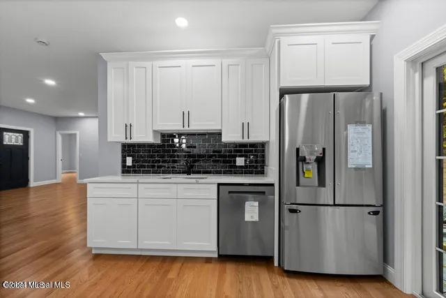 $634,900 | 222 Briarwood Court, Guilderland, NY 12203