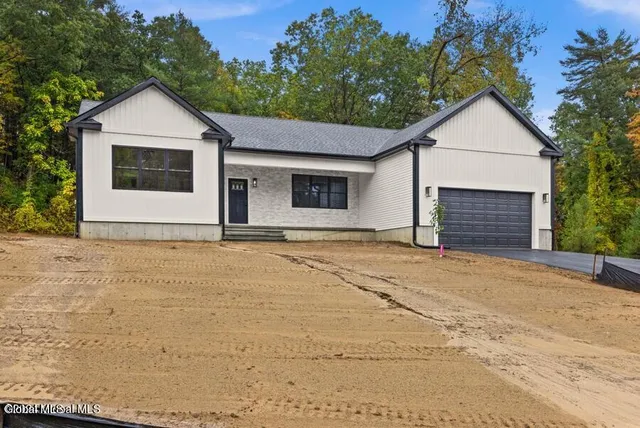 $634,900 | 222 Briarwood Court, Guilderland, NY 12203