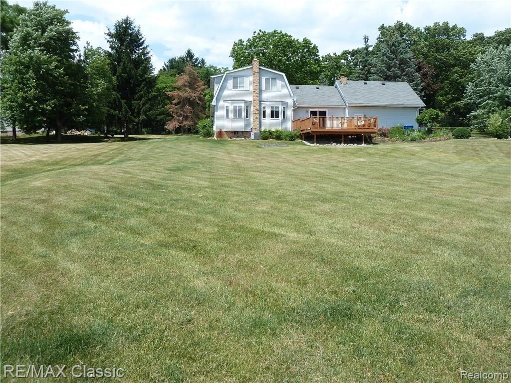 2795 Bullard Road Hartland, MI 48353 - Photo 39 of 41 P1050487.JPG