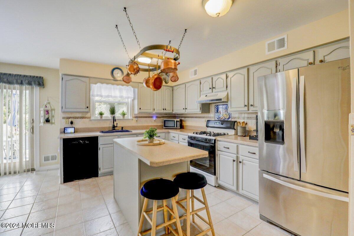 265 Bartley Road Jackson, NJ 08527 - Photo 20 of 57 Kitchen 2 (4)