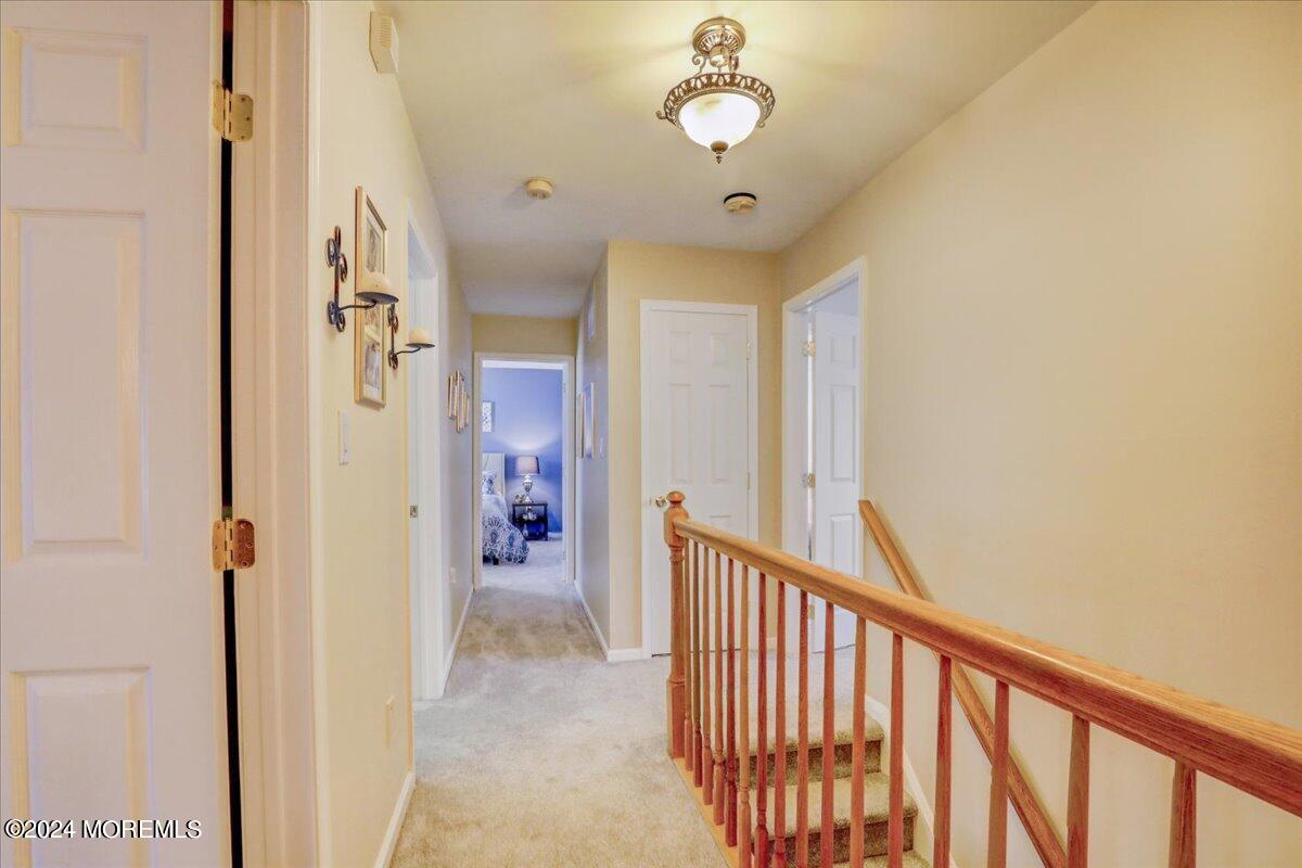 265 Bartley Road Jackson, NJ 08527 - Photo 23 of 57 25-Upper Hallway