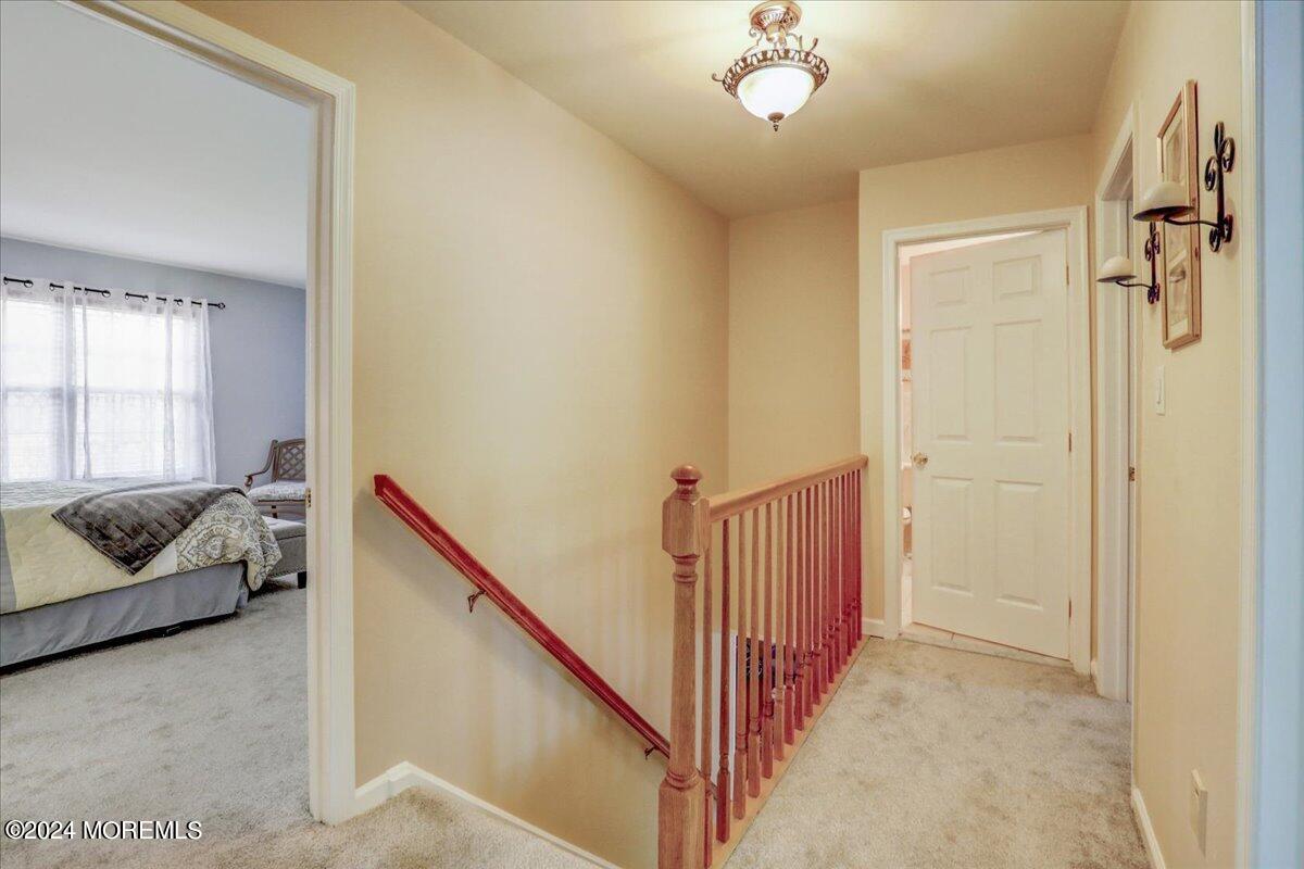 265 Bartley Road Jackson, NJ 08527 - Photo 24 of 57 26-Upper Hallway