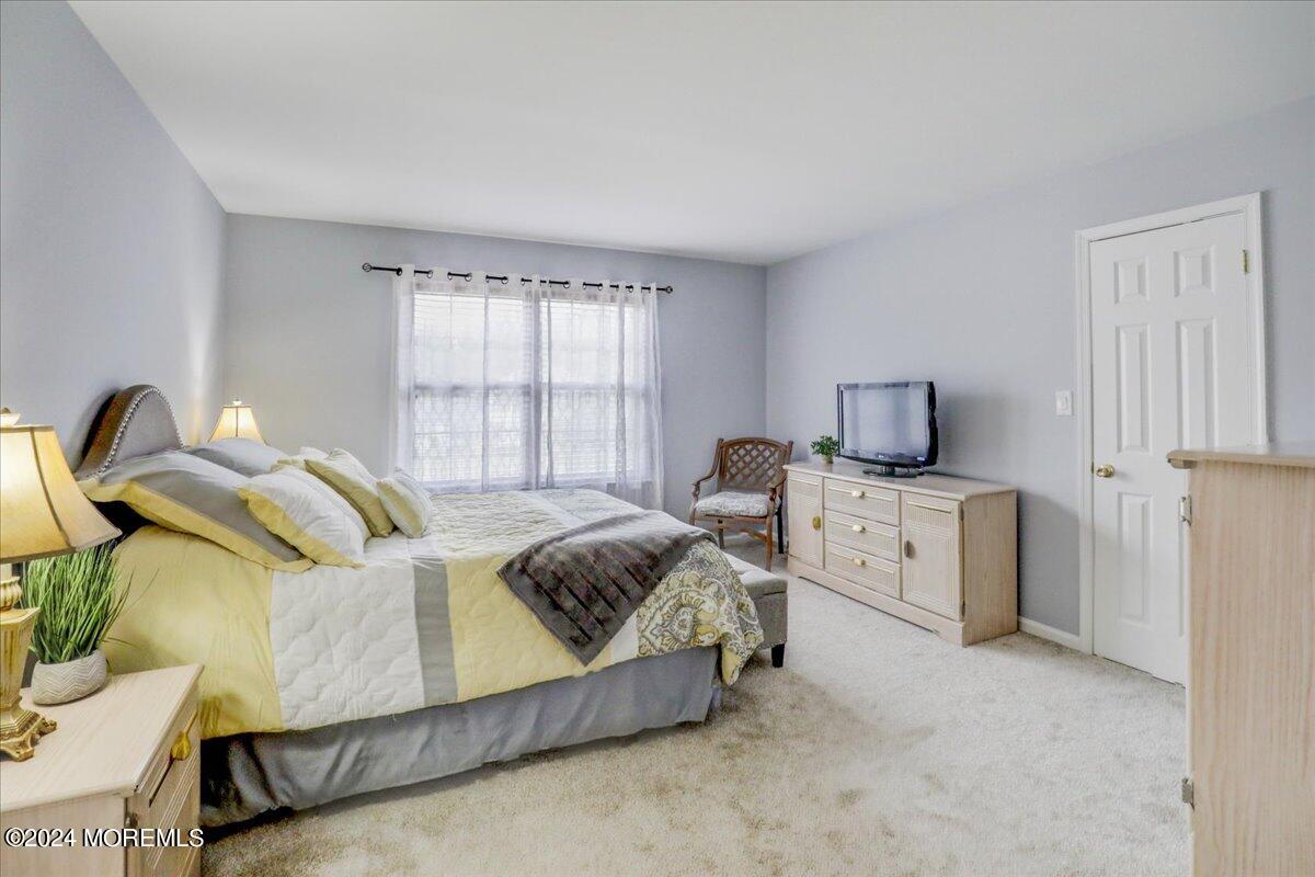 265 Bartley Road Jackson, NJ 08527 - Photo 25 of 57 27-Primary Bedroom