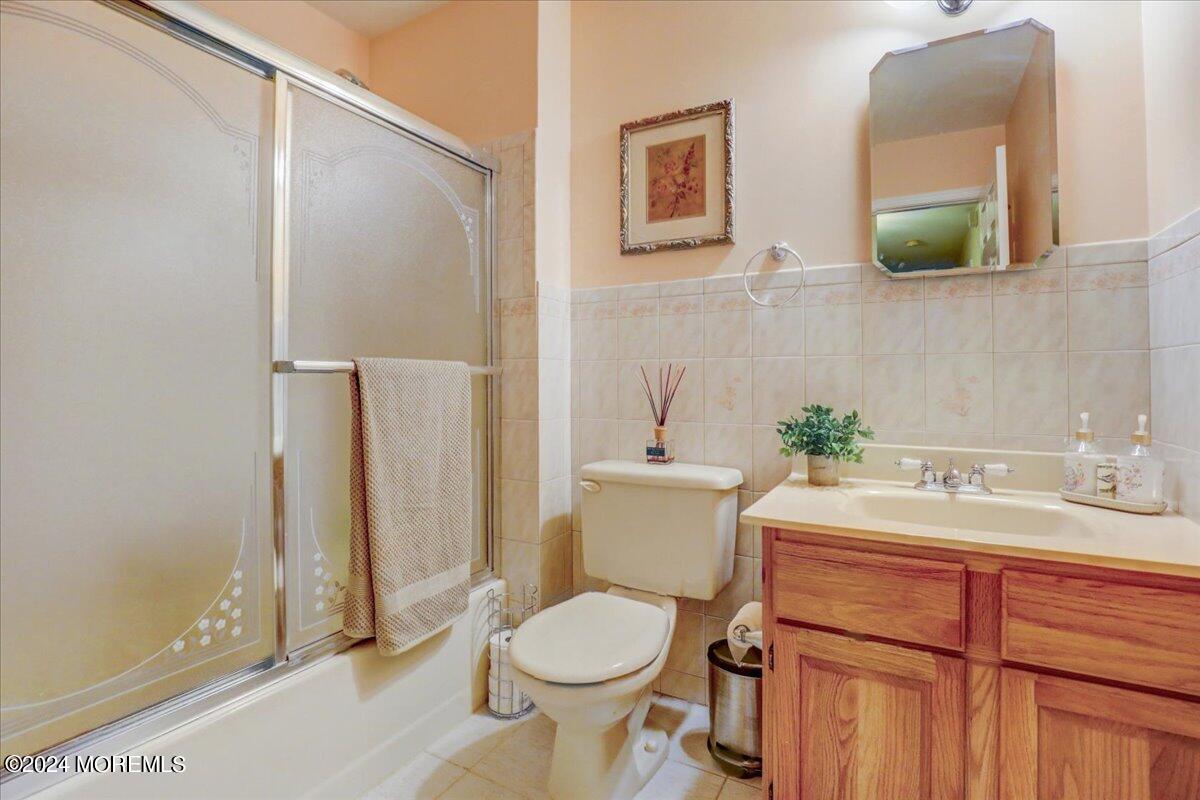 265 Bartley Road Jackson, NJ 08527 - Photo 32 of 57 32-Bathroom