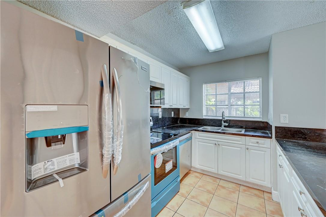 14125 Southwest 167th Terrace Miami, FL 33177 - Photo 11 of 37 Photo 12