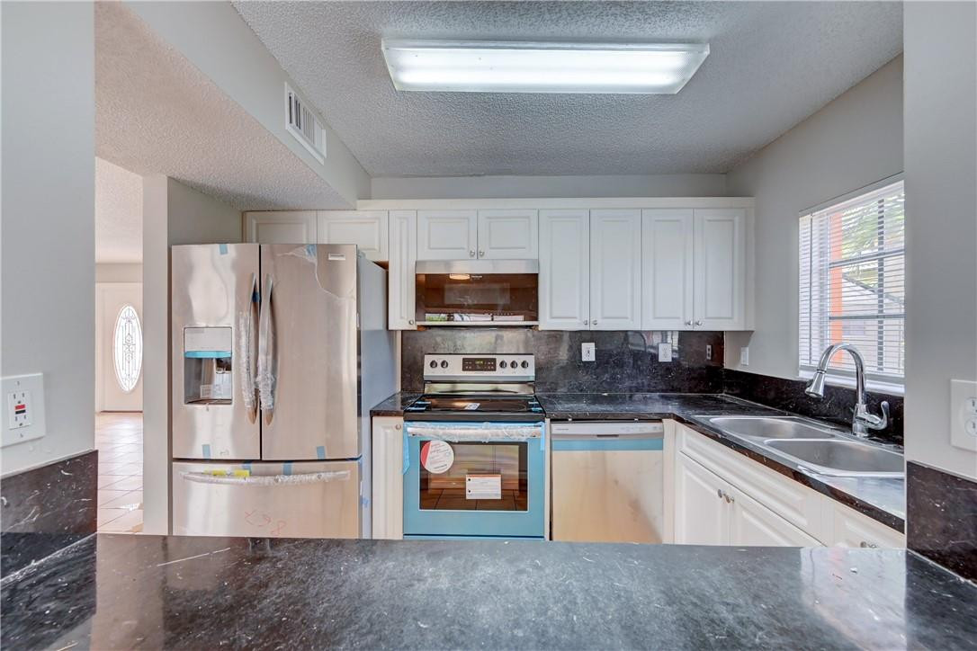 14125 Southwest 167th Terrace Miami, FL 33177 - Photo 10 of 37 Photo 11